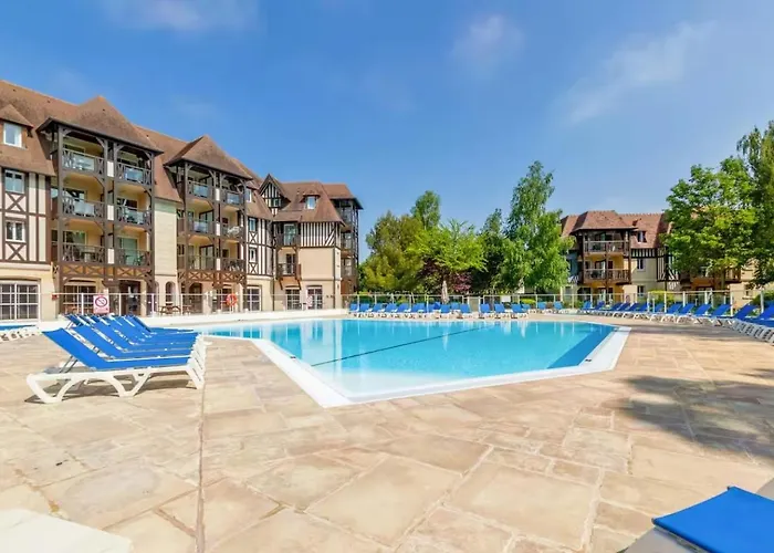 Lovely With Balcony - Golf Course View - Free Parking And Heated Pool