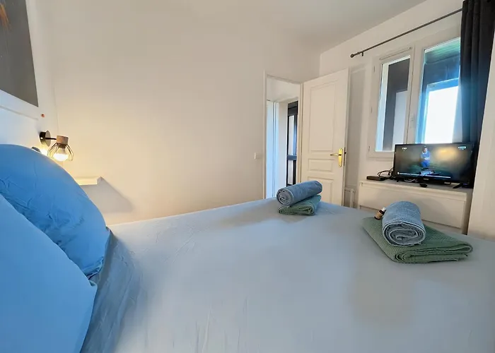 Lovely With Balcony - Golf Course View - Free Parking And Heated Pool 多维尔