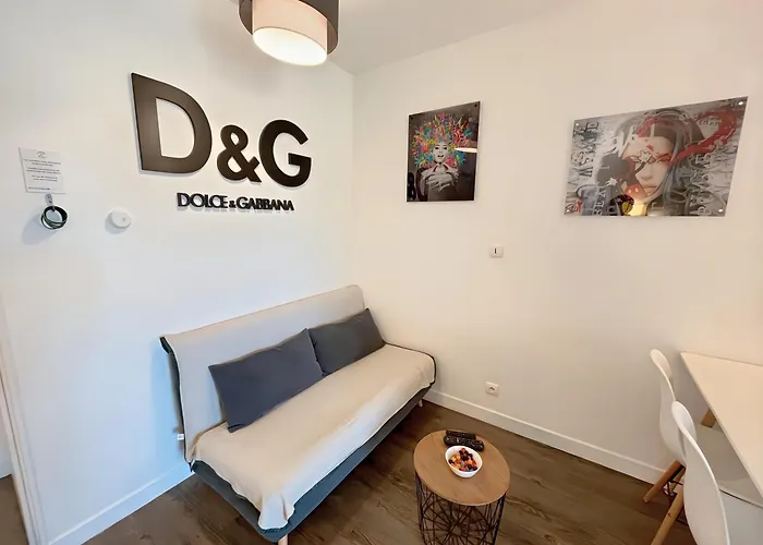 Lovely With Balcony - Golf Course View - Free Parking And Heated Pool 多维尔