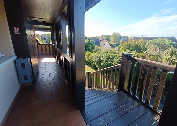 公寓 Lovely With Balcony - Golf Course View - Free Parking And Heated Pool 多维尔