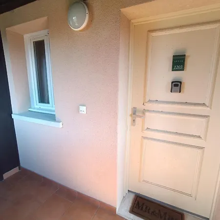 公寓 Lovely With Balcony - Golf Course View - Free Parking And Heated Pool 多维尔