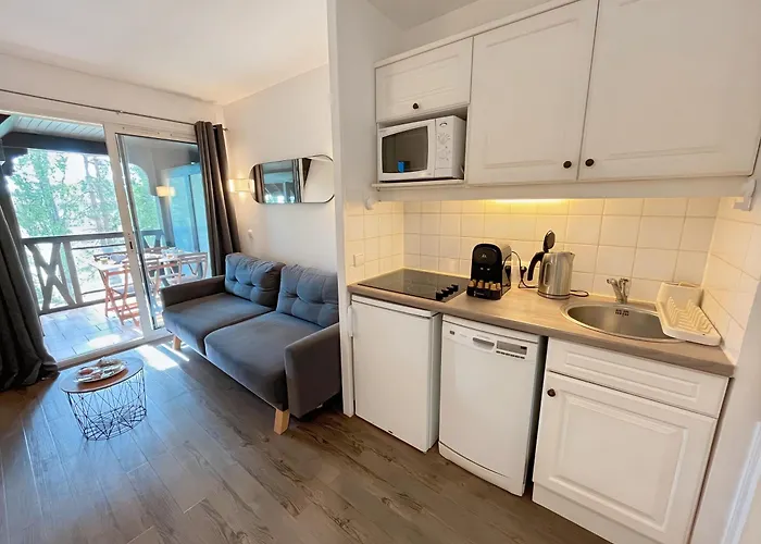 Lovely With Balcony - Golf Course View - Free Parking And Heated Pool *