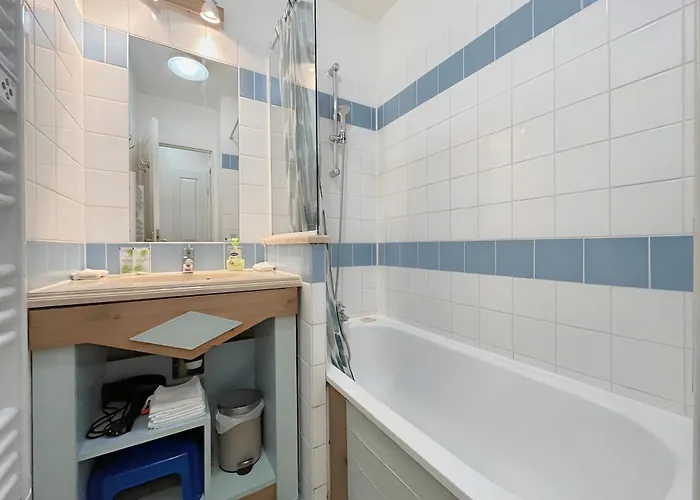 Lovely With Balcony - Golf Course View - Free Parking And Heated Pool *