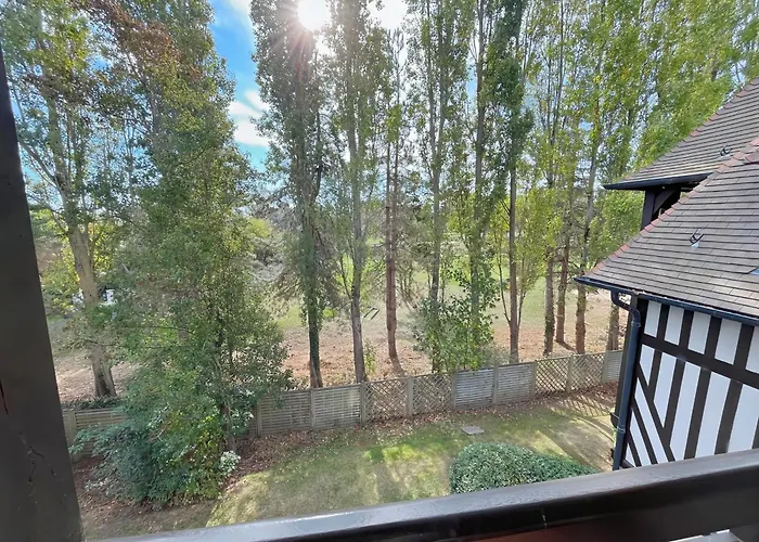 Lovely With Balcony - Golf Course View - Free Parking And Heated Pool * Deauville