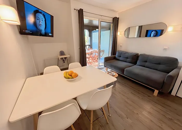 Lovely With Balcony - Golf Course View - Free Parking And Heated Pool * Deauville