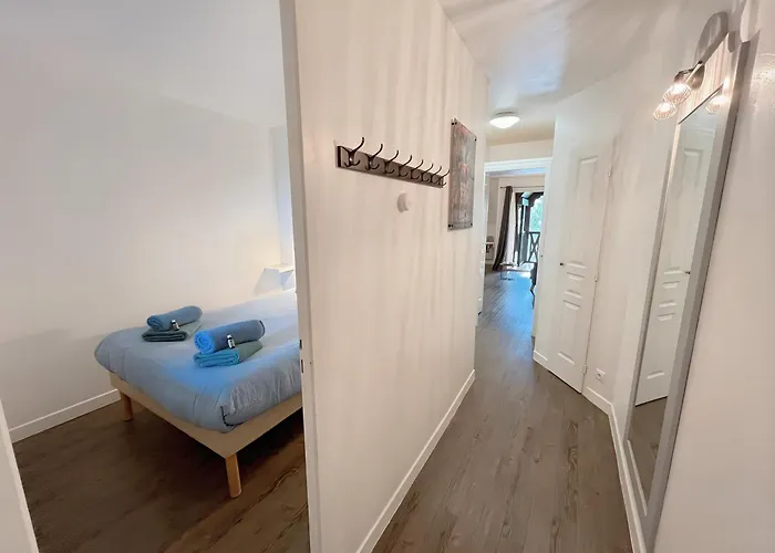 Lovely With Balcony - Golf Course View - Free Parking And Heated Pool