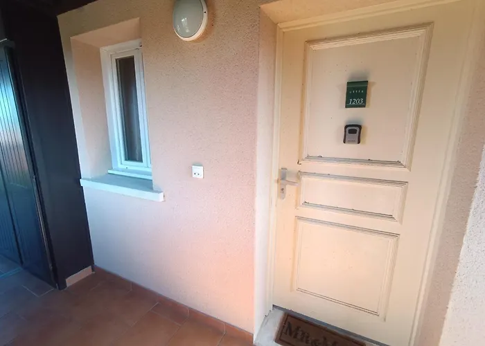 Apartman Lovely With Balcony - Golf Course View - Free Parking And Heated Pool Deauville