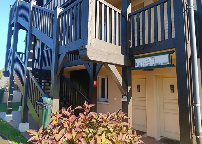 Lovely With Balcony - Golf Course View - Free Parking And Heated Pool Apartman Deauville