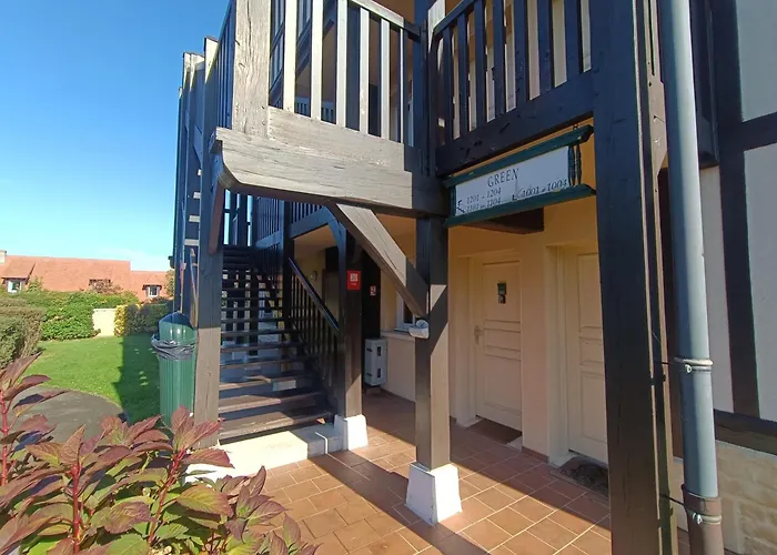 Apartman Lovely With Balcony - Golf Course View - Free Parking And Heated Pool *